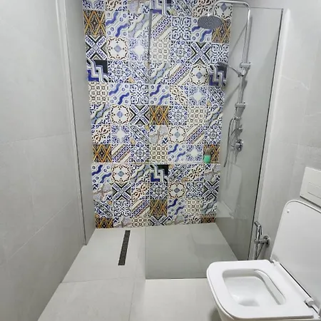 Studio Apartment *